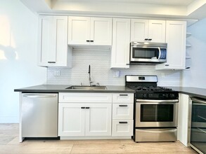 2055 Sea Cove Ln in Costa Mesa, CA - Building Photo - Building Photo