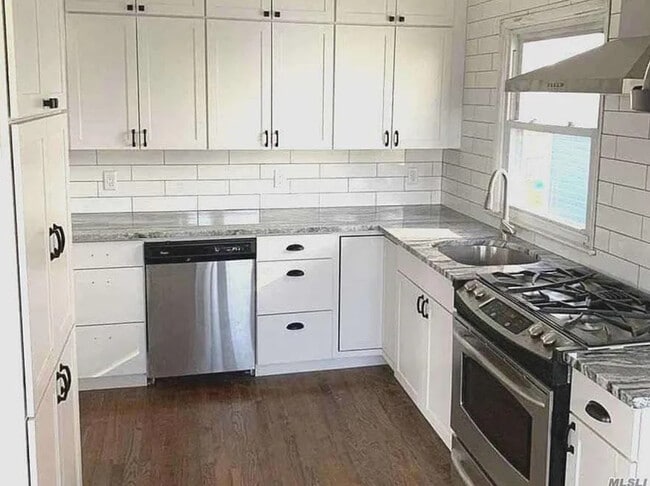 98 North Rd in Babylon, NY - Building Photo - Building Photo