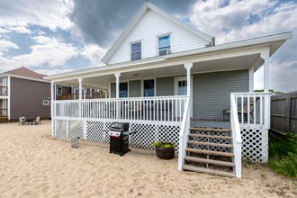4 Traynor St in Old Orchard Beach, ME - Building Photo - Building Photo