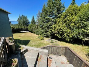 14076 Rosario Rd in Anacortes, WA - Building Photo - Building Photo