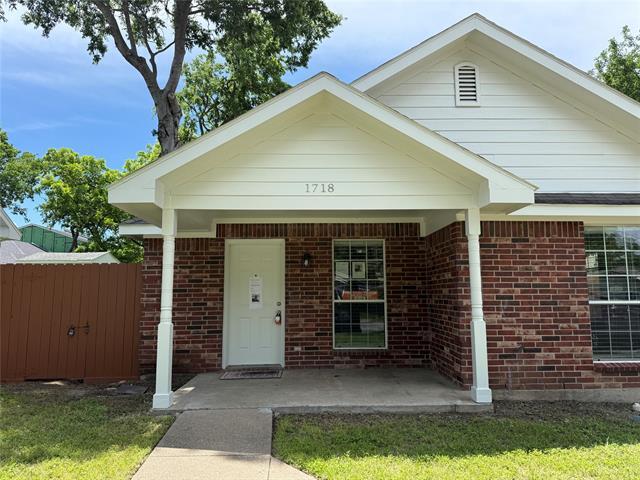 1718 Dennison St in Dallas, TX - Building Photo - Building Photo