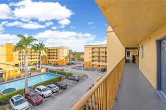 14961 SW 82nd Ln in Miami, FL - Building Photo - Building Photo