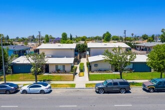 905 N Vineyard Ave in Ontario, CA - Building Photo - Building Photo