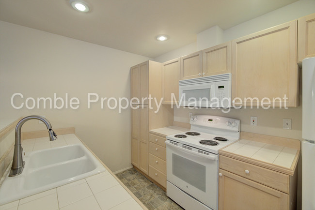 25235 SE Klahanie Blvd-Unit -APT F303 in Issaquah, WA - Building Photo - Building Photo