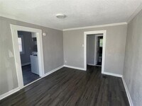 1401 Collier St photo'