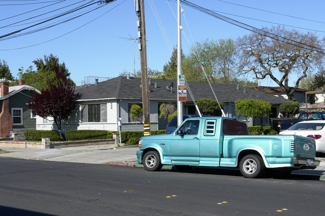 114-120 Madison Ave in Redwood City, CA - Building Photo - Building Photo