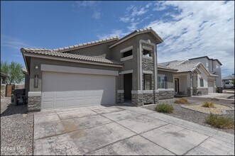 13677 Lartington St in El Paso, TX - Building Photo - Building Photo