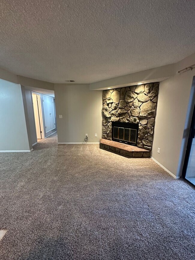 15402 E Arizona Ave in Aurora, CO - Building Photo - Building Photo