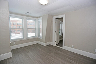 135 Eutaw St, Unit #2 in Boston, MA - Building Photo - Building Photo