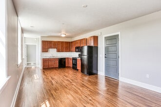 Abigail Senior in Lansing, MI - Foto de edificio - Building Photo