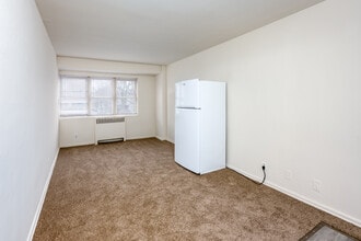 Holmead Apartments in Washington, DC - Building Photo - Building Photo