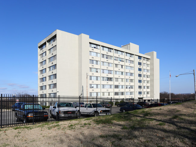 Wedgewood Towers in Nashville, TN - Foto de edificio - Building Photo