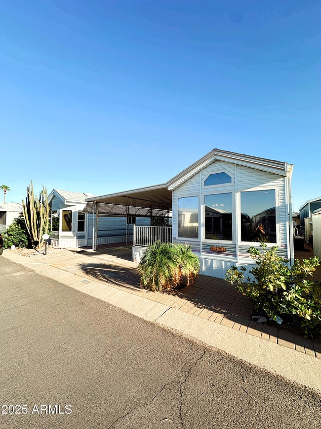 8700 E University Dr in Mesa, AZ - Building Photo - Building Photo