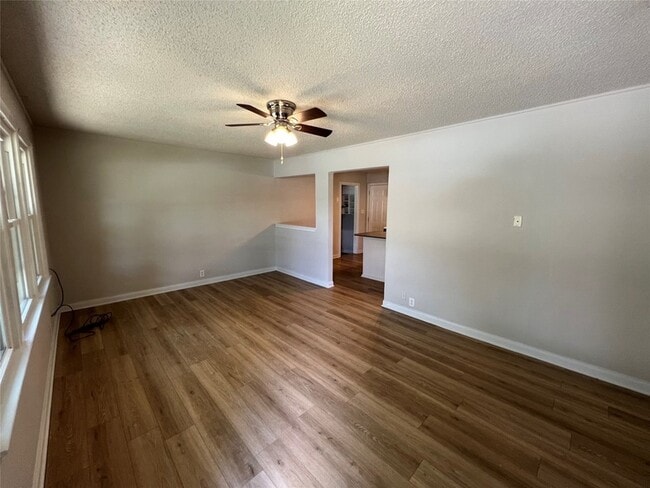 1515 N Binkley St in Sherman, TX - Building Photo - Building Photo