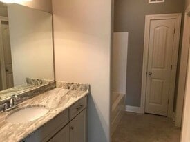 500 Fifer Cir in Oxford, MS - Building Photo