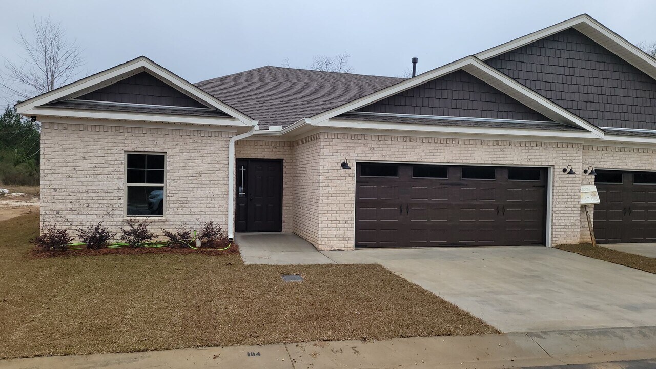 109 Jennie Dr in Dothan, AL - Building Photo