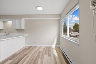 6301 Frankn Dot Dr in Lansing, MI - Building Photo - Building Photo