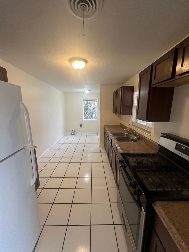 1112 Dickens Ave in Orlando, FL - Building Photo - Building Photo