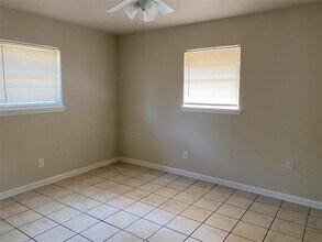 904 N Frances St in Terrell, TX - Building Photo - Building Photo