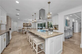 718 Old Trail Dr in Naples, FL - Building Photo - Building Photo