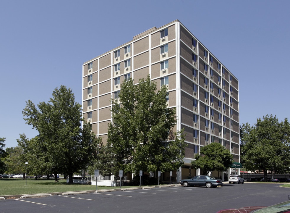 Kate Frank Apartments in Muskogee, OK - Building Photo