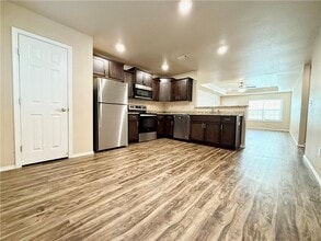 817 Saddlebrook St in Gentry, AR - Foto de edificio - Building Photo