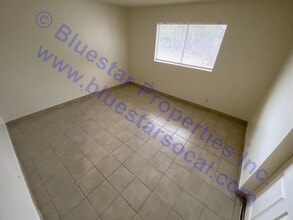 16014 Yucca St in Hesperia, CA - Building Photo - Building Photo