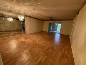 4151 NW 41st St in Lauderdale Lakes, FL - Building Photo - Building Photo