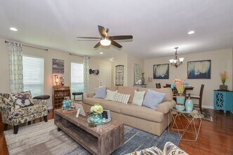 10264 Briar Forest Dr in Houston, TX - Building Photo - Building Photo