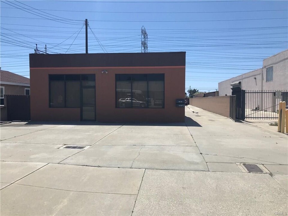 9160 1/2 Rose St in Bellflower, CA - Building Photo