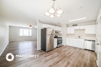 3350 W Country Gables Dr in Phoenix, AZ - Building Photo - Building Photo