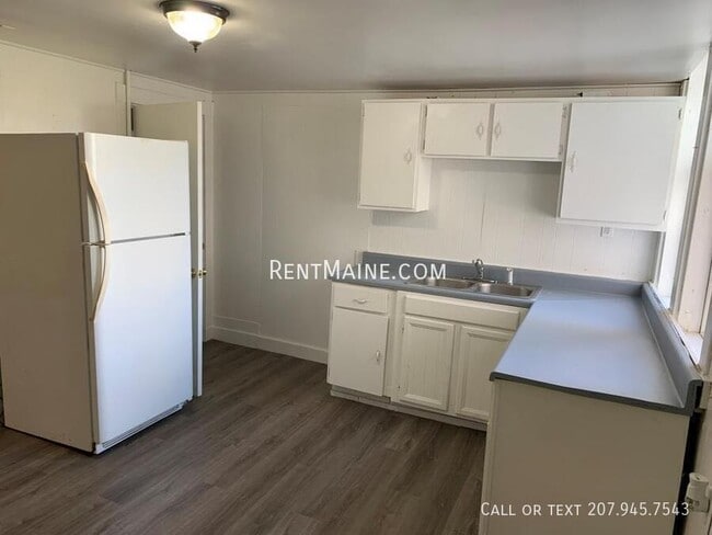 97 Center St in Bangor, ME - Building Photo - Building Photo
