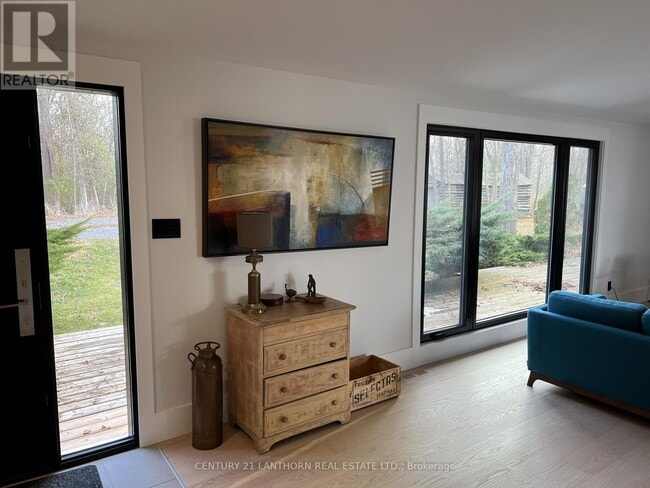 240 Salmon Point Rd in Prince Edward, ON - Building Photo - Building Photo