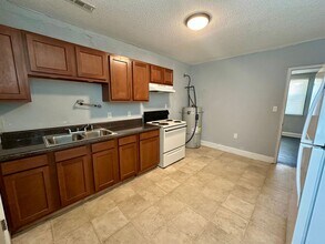 652 Miller Rd-Unit -652 B in Sumter, SC - Building Photo - Building Photo