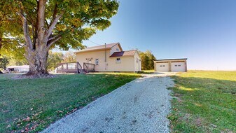 6161 Franklin Church Rd in Greenwich, OH - Building Photo