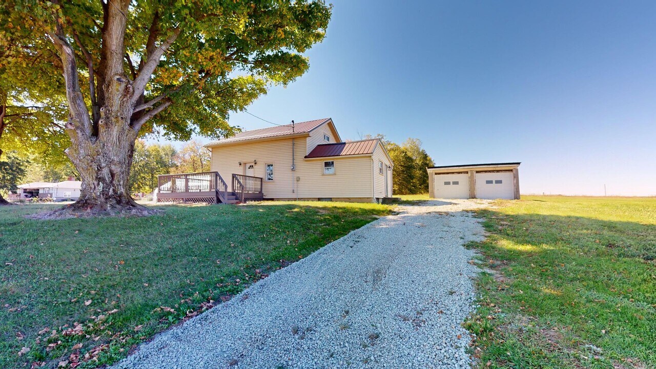 6161 Franklin Church Rd in Greenwich, OH - Building Photo