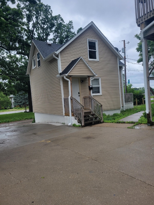 property at 1067 21st St