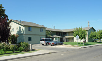 13521 E Cypress Ave Apartamentos