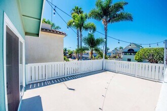 322 10th St in Huntington Beach, CA - Building Photo - Building Photo
