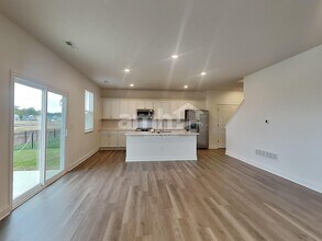 9139 Henley Ave in Reynoldsburg, OH - Foto de edificio - Building Photo