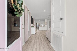 6587 Kettles St in Lynn Haven, FL - Building Photo