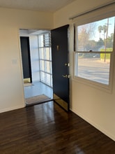 13744 Burbank Blvd in Los Angeles, CA - Building Photo - Building Photo