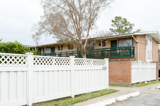 Rio Roble in Pasadena, TX - Building Photo - Building Photo