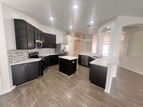 3930 Lakeside Reserve Ln in Lockhart, FL - Building Photo - Building Photo