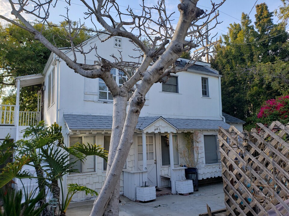 943 N La Jolla Ave in West Hollywood, CA - Building Photo