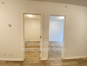 450-458 8 Ave SE in Calgary, AB - Building Photo - Building Photo