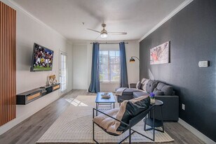 7455 N 95th Ave in Glendale, AZ - Building Photo