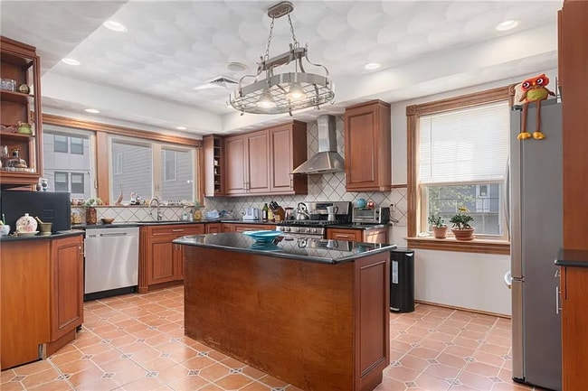 18 Piedmont St, Unit Fl 2 in Providence, RI - Foto de edificio - Building Photo