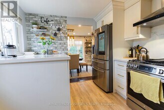 692 Down Crescent in Oshawa, ON - Building Photo - Building Photo