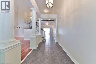 14 Holyrood Ave in Oakville, ON - Building Photo - Building Photo